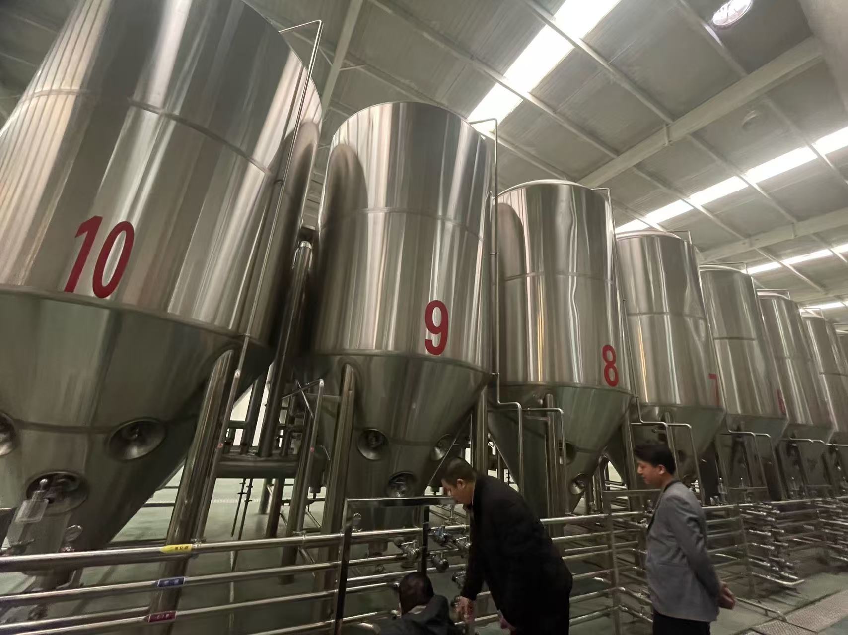 武威精酿啤酒设备厂—平面布置、设备设计、制造、调试、培训等一条龙服务